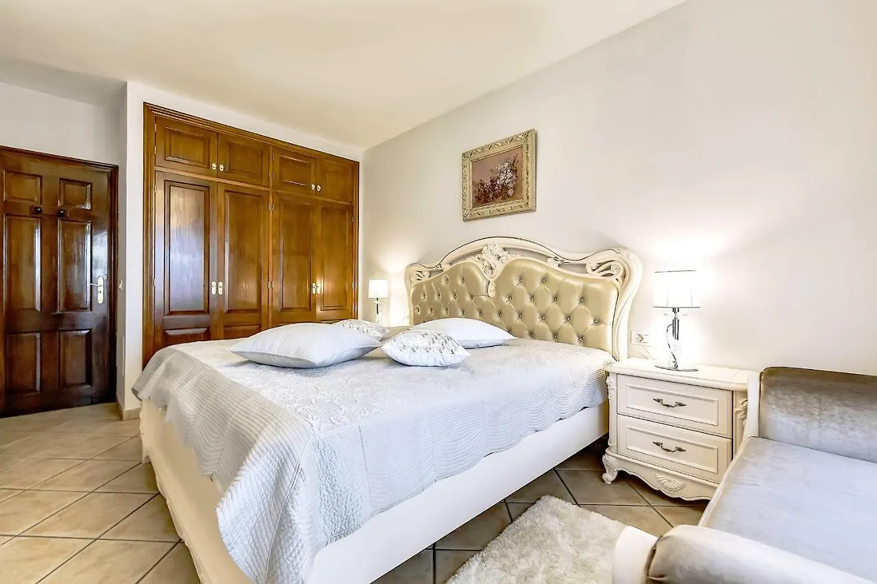 Apartment Elite Palace 아데제